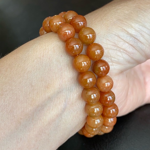 Natural Red Jade Round Beaded Bracelet - Picture 2 of 9